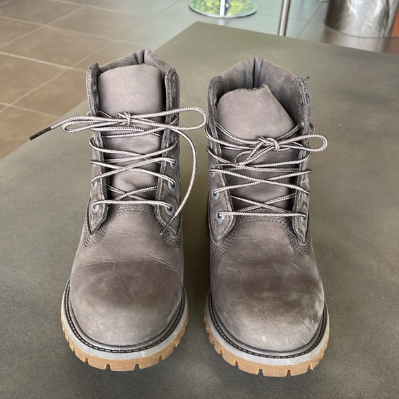 BRAND NEW Timberland Boots - Picture 6 of 16